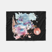 バスケットボールキュートユニコーンバスケットボールオーバースケッチA フリースブランケット (正面(横))