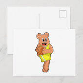 バスケットボールスポーツでのクマ ポストカード (正面/裏面)