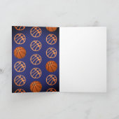 バスケットボールスポーツパターンハッピーバースデーキッド カード (内部)