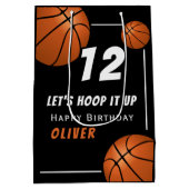 バスケットボールスポーツ子供の誕生日 ミディアムペーパーバッグ (裏面)