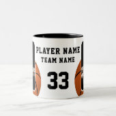 バスケットボールプレイヤー名番号チーム2枚の写真 ツートーンマグカップ (中央)