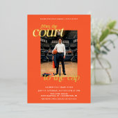 バスケットボール卒業式コートを帽子まで 箔招待状 (立ち正面)