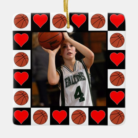 バスケットボール選手カスタムの写真クリスマスハート セラミックオーナメント (正面)