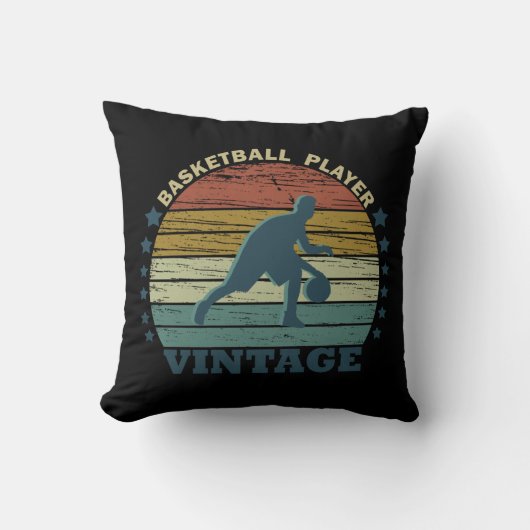 バスケットボール選手ドリブルのレトロサンセットスタイル クッション (正面)
