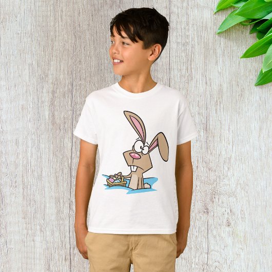 バスケット付きのイースターバニー Tシャツ