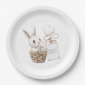バスケット内の白いバニーハートベビーシャワーXOXO ペーパープレート (正面)