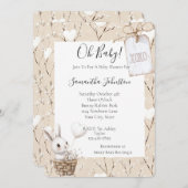 バスケット内の白いバニーハートベビーシャワーXOXO 招待状 (正面/裏面)