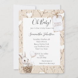バスケット内の白いバニーハートベビーシャワーXOXO 招待状