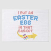 バスケット妊娠アナウンスメントにイースターおもしろい卵を入れる 薄葉紙 (正面)