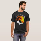 バスケ少年+サッカー少年+ソフトボールの父 Funny Tシャツ (正面フル)