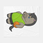 バスケ選手バスケットボール フリースブランケット (正面(横))