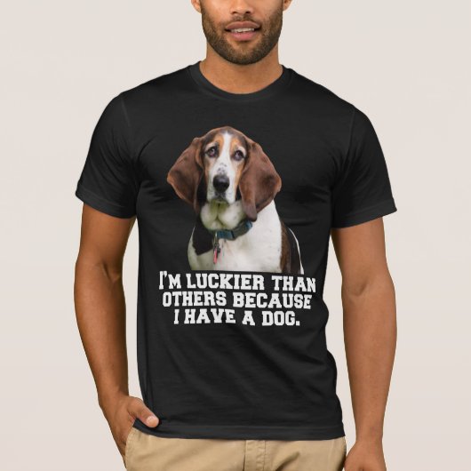 バスセットハウンド犬のオーナー私は他の人よりも明るい Tシャツ (正面)