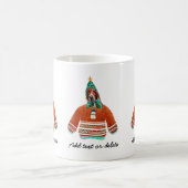 バスセットハウンド醜いセーターを着てクリスマスドッグ恋人 コーヒーマグカップ (中央)