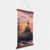 バスハーバーヘッドライトハウスサンライズ 吊り下げ型タペストリー (傾斜あり)