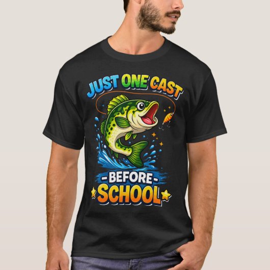 バスフィッシングが好きな少年たち 面白いバス釣り Tシャツ (正面)