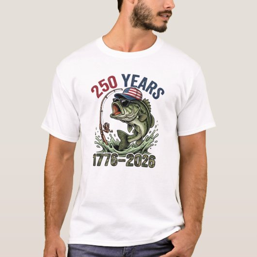 バスフィッシング250周年 1776-2026 250歳の誕生日 Tシャツ (正面)