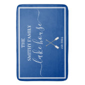 バスマット – レイクハウスブルー&ホワイト (正面縦)