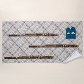 バスーンのトリオの青く白い格子縞のカスタムのイニシャル ビーチタオル (正面)