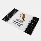 バセカッコいいットハウンド犬とサングラス(トライカラー1) ドアマット (アングル)