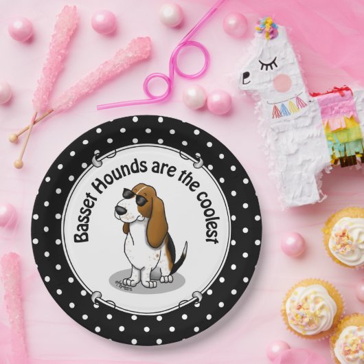 バセカッコいいットハウンド犬とサングラス(トライカラー1) ペーパープレート (パーティー)