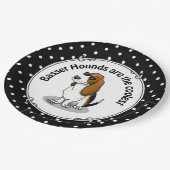 バセカッコいいットハウンド犬とサングラス(トライカラー1) ペーパープレート (アングル)