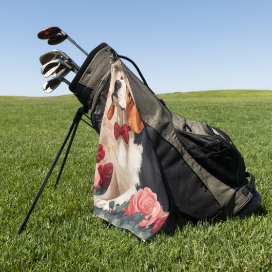 バセットハウンドとバラ – バレンタインデー ゴルフタオル (グリーン)