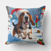 バセットハウンドクリスマスフェスティバルスノーシーン クッション (正面)