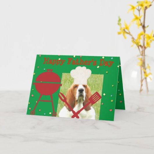 バセット犬のシェフが付いている父の日カード カード (黄色い花)
