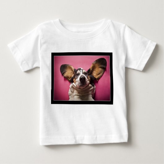 バセット犬の顔の幼児のワイシャツ ベビーTシャツ (正面)