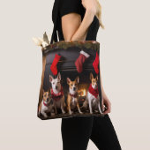 バセンジは暖炉のクリスマスまでに トートバッグ (クローズアップ)