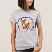 バセンジーの子犬にキスをした Tシャツ (正面)