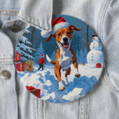 バセンジー犬が雪の冬の風景で遊ぶ 缶バッジ (インサイチュ)