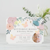 バタフライキスピンクフローラガール誕生日写真 招待状 (スタンド正面)