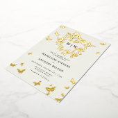 バタフライクレストアイボリー金ゴールドモノグラム結婚ズ 箔招待状 (回転した状態)