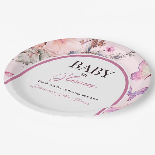 バタフライピンクベビーイン開花ガールベビーシャワー ペーパープレート (アングル)