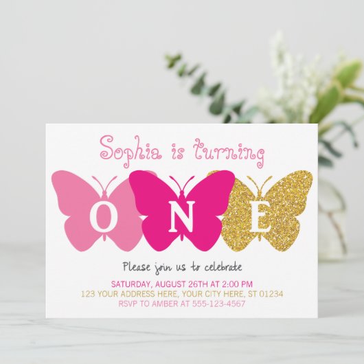 バタフライファースト誕生日招待状 | ピンクと金ゴールド 招待状 (スタンド正面)
