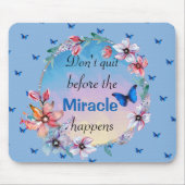 バタフライフローラブルー自然感動的引用文 マウスパッド (正面)