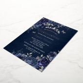 バタフライフローラ王室のネイビーキンセアニェラ 箔招待状 (回転した状態)