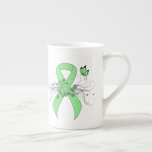 バタフライ付き薄緑リボン ボーンチャイナマグカップ (右)