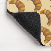 バターのフレーク状ゴールデンクロワッサンフランスのペストリー食品 マウスパッド (コーナー)