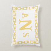 バターイエロースクエアギリシャ鍵モノグラム アクセントクッション (正面(垂直))