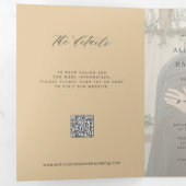 バターイエローフォトウェディングRSVP詳細QRコード 三つ折り招待状 (内部最初)