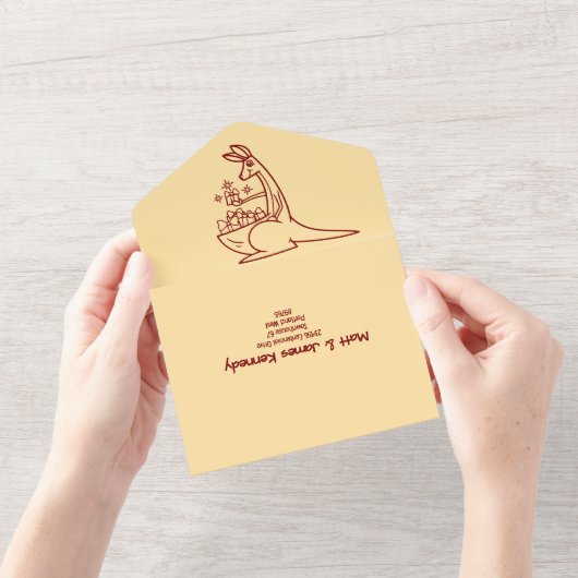 バターイエロー&レッドオーストラリア動物誕生日 オールインワン招待状 (開いている状態)