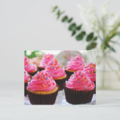 バターミルク紙吹雪カップケーキとピンクつや消し ポストカード (スタンド正面)