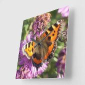 バター色の赤い提督 スクエア壁時計 (傾斜)