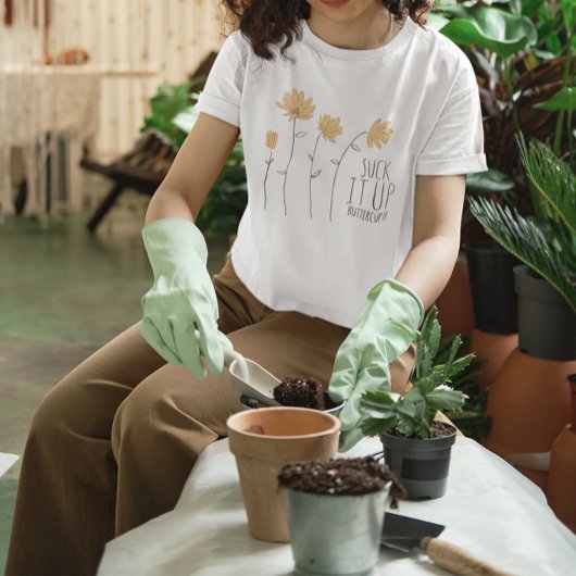 バタ吸ッカップを上げる – ワイルドフラワー Tシャツ