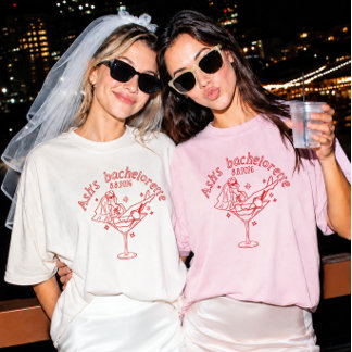 バチェロレッテパーティーマティーニグラス バッハ レッドTシャツ Tシャツ
