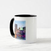 バッキンガムの泉が夜に灯される マグカップ (正面左)