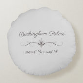 バッキンガムパレス緯度と経度 ラウンドクッション (裏面)