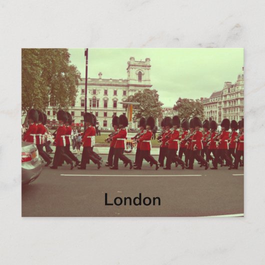 バッキンガム宮殿のマーチングガード ポストカード (正面)